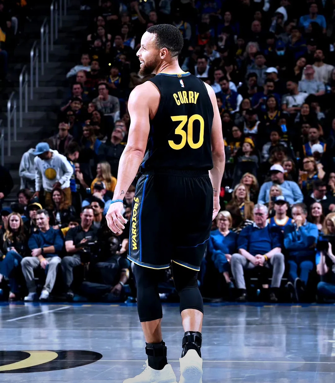 与护筐之间 与护筐之间