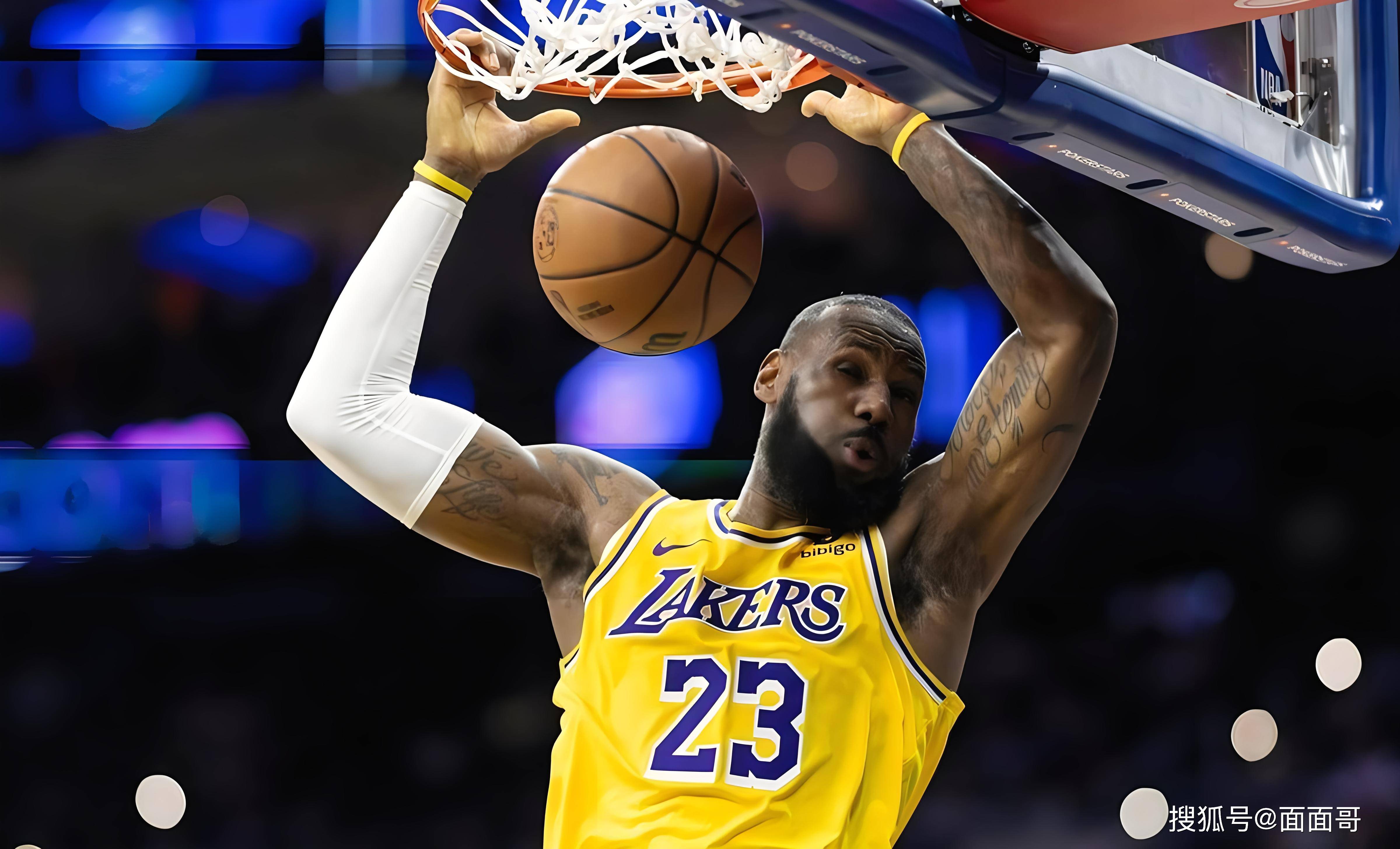 指叉在中低 指叉在中低